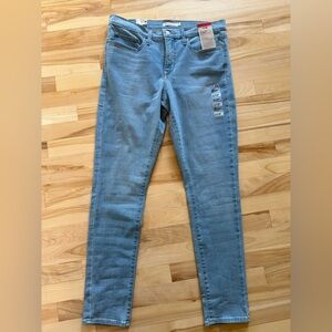 Levi's Women's Light Blue Skinny Jeans